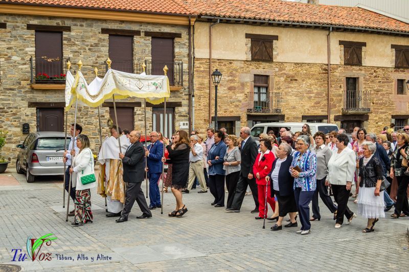 La fe y la tradición se encuentran en el Corpus Christi de Tábara 25