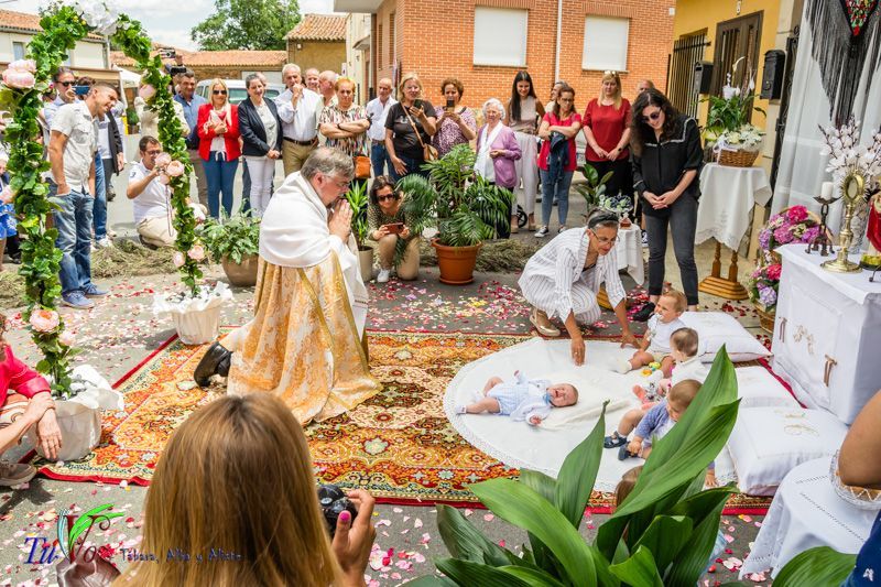 La fe y la tradición se encuentran en el Corpus Christi de Tábara 30