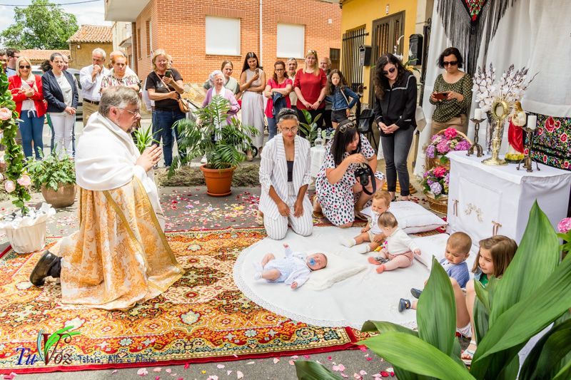 La fe y la tradición se encuentran en el Corpus Christi de Tábara 32