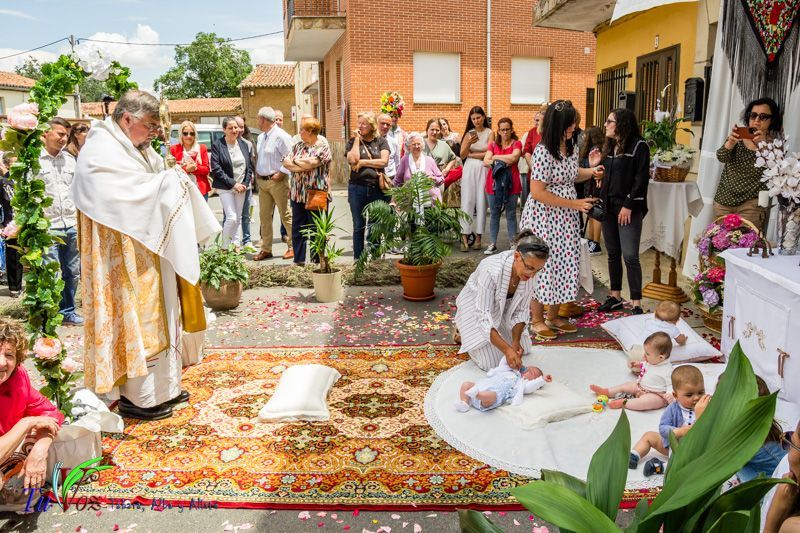 La fe y la tradición se encuentran en el Corpus Christi de Tábara 33
