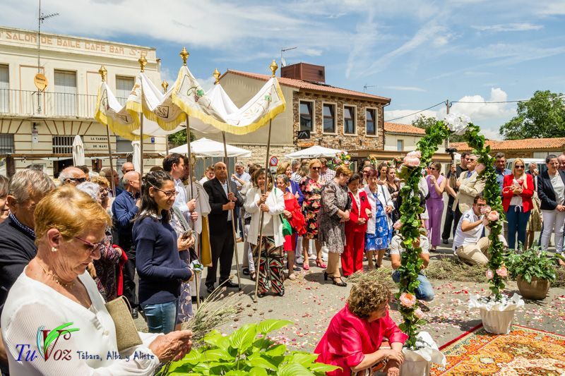La fe y la tradición se encuentran en el Corpus Christi de Tábara 35