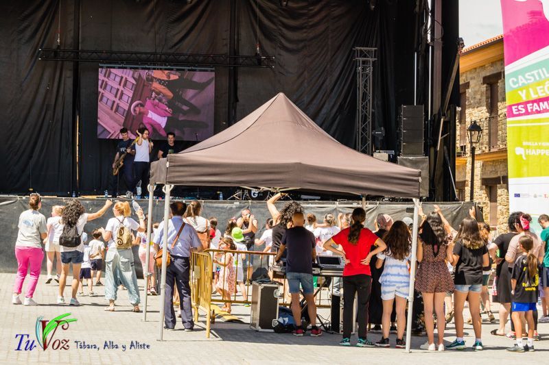 Un derroche de valores y alegría en el espectáculo Happening en Tábara 11