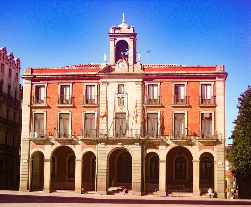 ZAMORA10 SE REÚNE CON EL AYUNTAMIENTO PARA IMPULSAR INICIATIVAS PARA LA CAPITAL 1