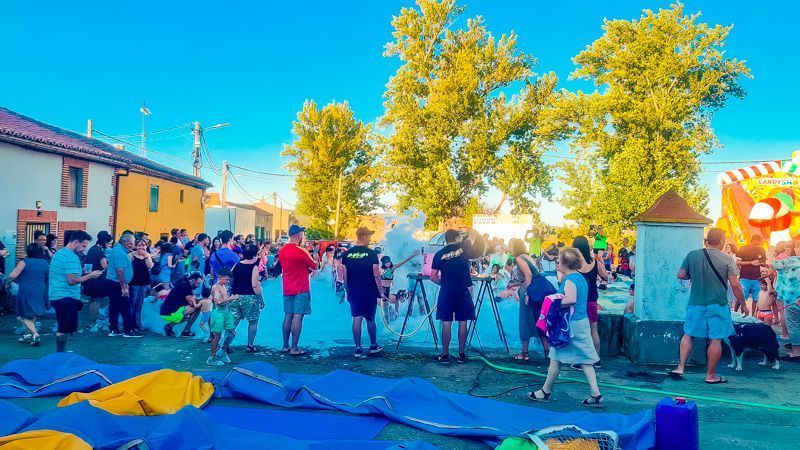 ¡Una Explosión de Diversión en San Lorenzo! Hinchables y Fiesta de la Espuma 3