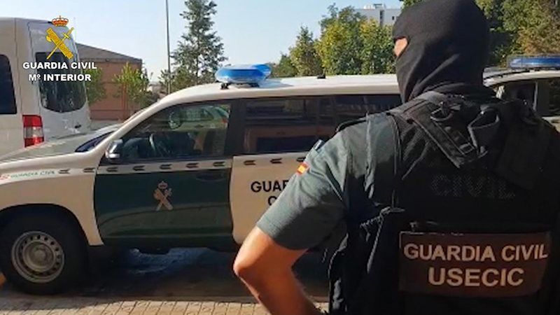 La Guardia Civil desarticula la mayor estructura yihadista conocida en España en el ámbito de la captación de jóvenes y de menores de edad 1