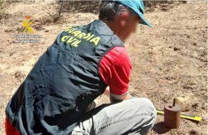 La Guardia Civil destruye una mina antipersona de “SALTO” localizada en el antiguo campo militar de Montelareina