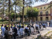 Mañueco garantiza que ningún niño se quedará este curso sin libros ni dispositivos electrónicos por falta de recursos