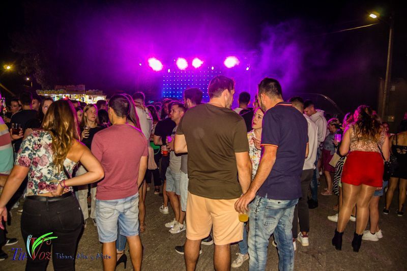 ¡Una Explosión de Diversión en San Lorenzo! Hinchables y Fiesta de la Espuma 11