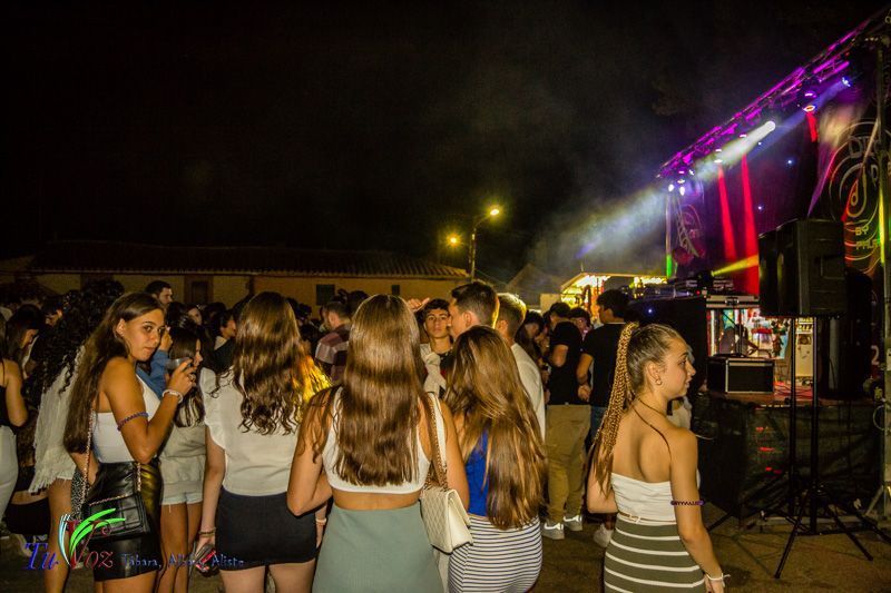 ¡Una Explosión de Diversión en San Lorenzo! Hinchables y Fiesta de la Espuma 15