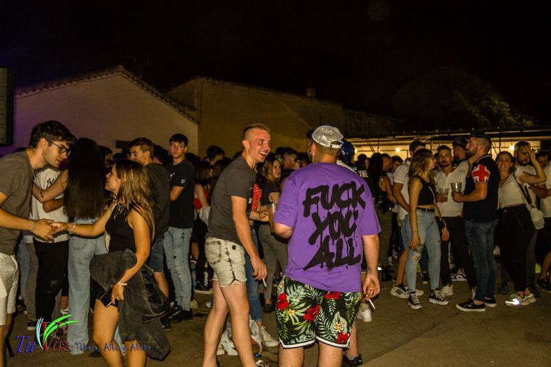 ¡Una Explosión de Diversión en San Lorenzo! Hinchables y Fiesta de la Espuma 18