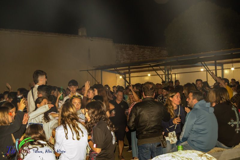 ¡Una Explosión de Diversión en San Lorenzo! Hinchables y Fiesta de la Espuma 21