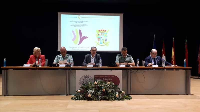 I JORNADA “MUJERES Y LIDERAZGO. Presencia y esencia” 1
