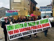 NI EL CALOR NI EL FRÍO DETIENEN A LA PLATAFORMA POR UNA SANIDAD PÚBLICA DIGNA DE LA ZONA BÁSICA DE SALUD DE TÁBARA EN SUS MANIFESTACIONES SEMANALES