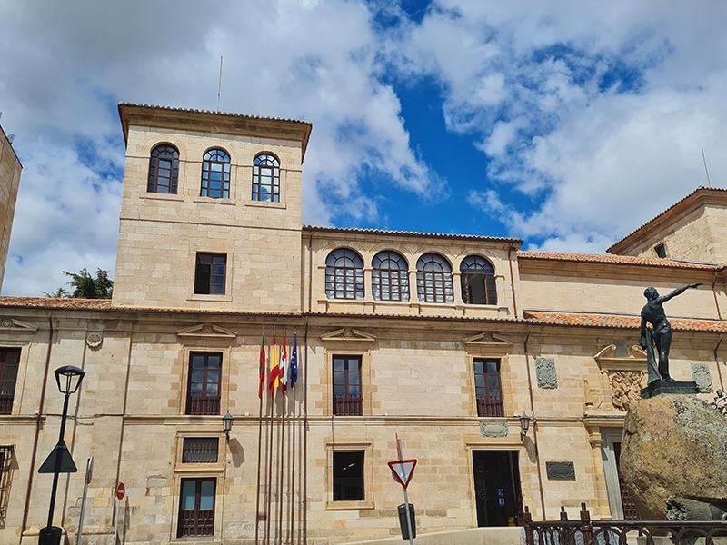 La Diputación reparte 530.000 euros a 144 microempresas de la provincia este año 1