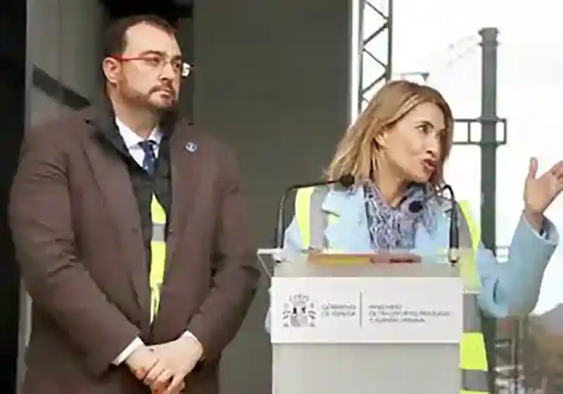 Raquel Sánchez confirma la voluntad de mantener los descuentos en el precio de los abonos de transporte en 2024 1