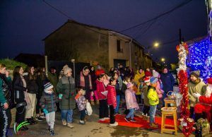 La Magia de la Navidad Ilumina Tábara con la Visita de Papá Noel y sus Elfos