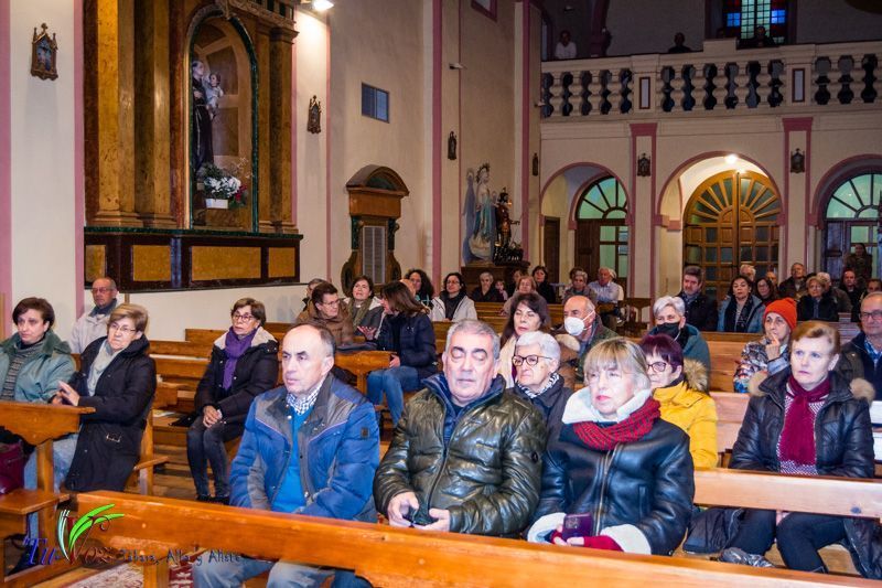 Éxito Navideño: La Coral Ciudad de Zamora ofreció en Tábara una mágica velada navideña 15