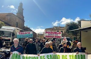 Tábara mantiene la movilización sanitaria y suspende el corte de carretera tras cubrirse una plaza médica