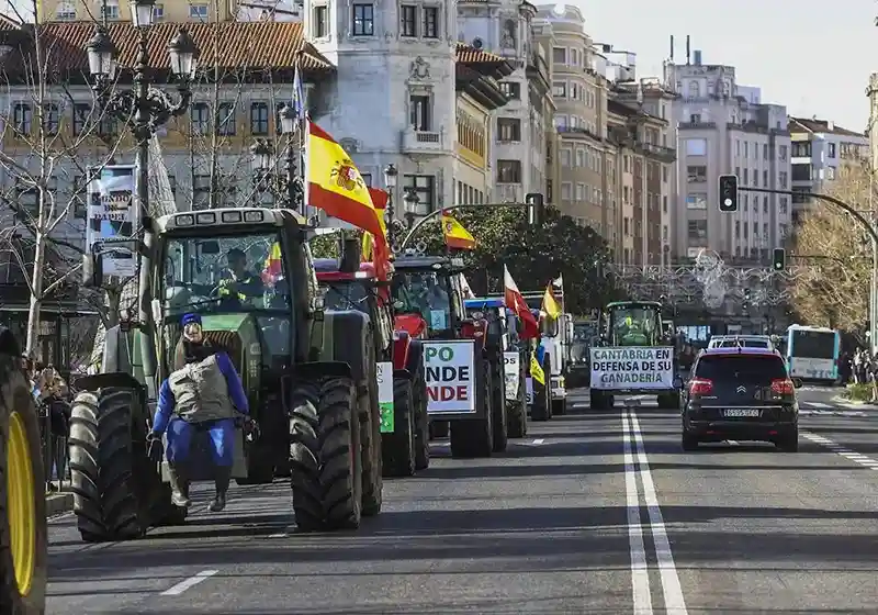Luis Planas: "España solicitó a la Comisión Europea cambios sobre la PAC tras escuchar a agricultores y ganaderos" 1