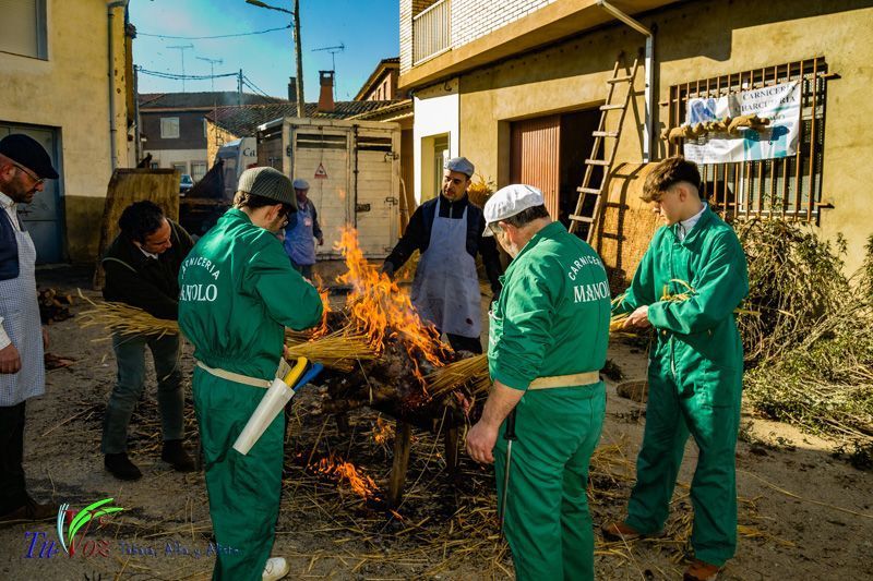 La Matanza: Tradición que gracias al Restaurante El Roble, Perdura en Tábara 27
