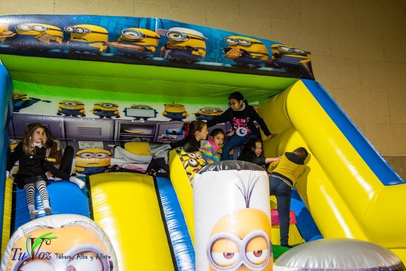 Una Tarde de Convivencia en Tábara: Vecinos Celebran el Carnaval con Alegría y Creatividad 18