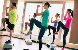 El Ayuntamiento de Tábara promueve la salud y el bienestar con un curso de Fitness Step en el Edificio del Reloj
