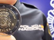 Entra en circulación la moneda de dos euros conmemorativa del 200 aniversario de la Policía Nacional
