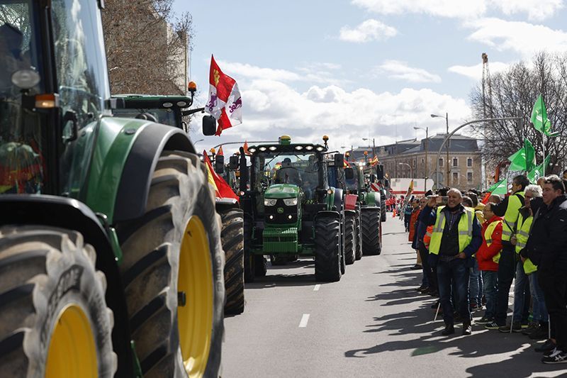 España pide a la Comisión Europea que adopte cuanto antes las simplificaciones de la PAC para dar respuesta a las preocupaciones de los agricultores y ganaderos 1