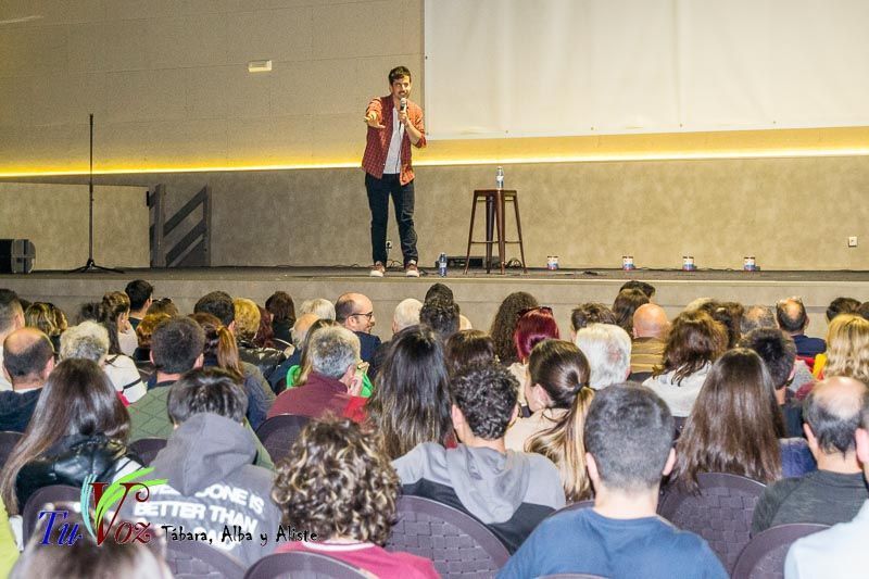 El Auditorio Leticia Rosino de Tábara revivió ayer la nostalgia con el monólogo de JAVITO 16