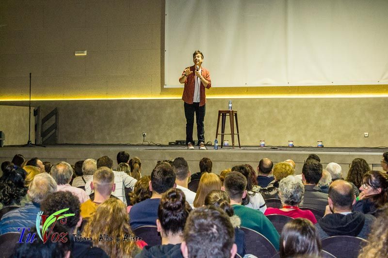 El Auditorio Leticia Rosino de Tábara revivió ayer la nostalgia con el monólogo de JAVITO 18