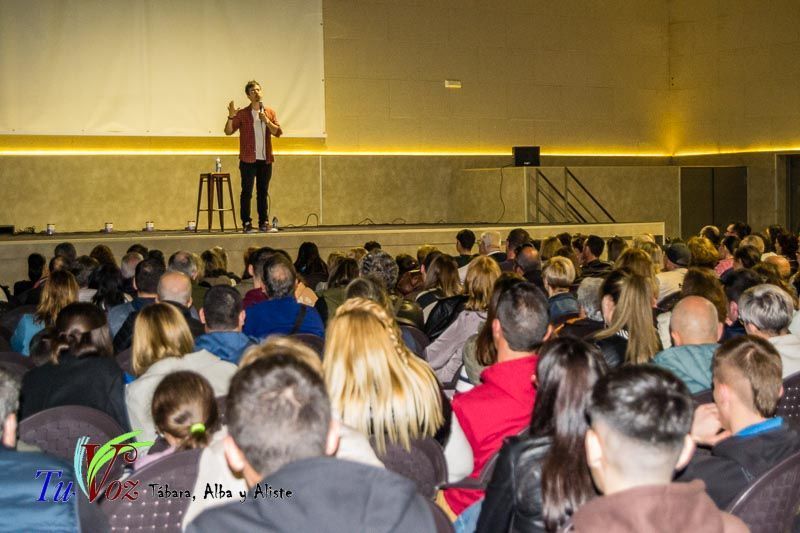 El Auditorio Leticia Rosino de Tábara revivió ayer la nostalgia con el monólogo de JAVITO 21