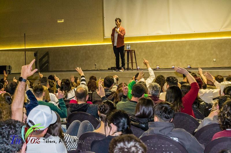 El Auditorio Leticia Rosino de Tábara revivió ayer la nostalgia con el monólogo de JAVITO 3