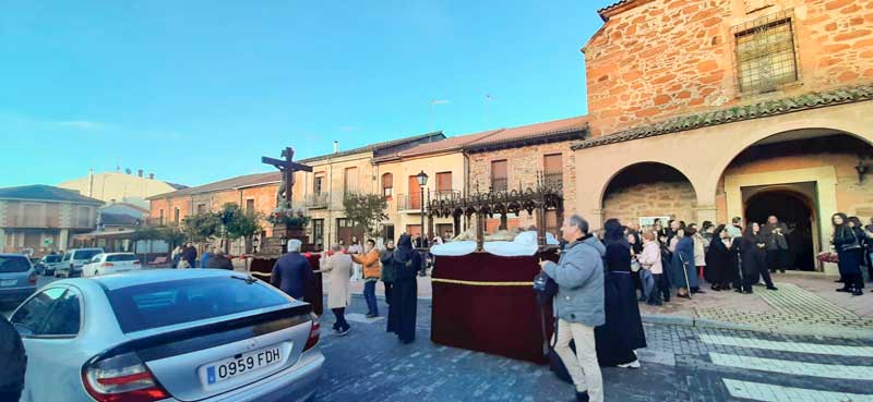 La Tradición se Impone: La Semana Santa de Tábara Brilla a Pesar de las Adversidades Climáticas 11