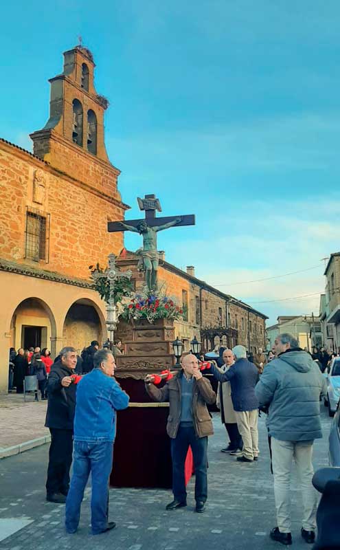 La Tradición se Impone: La Semana Santa de Tábara Brilla a Pesar de las Adversidades Climáticas 8