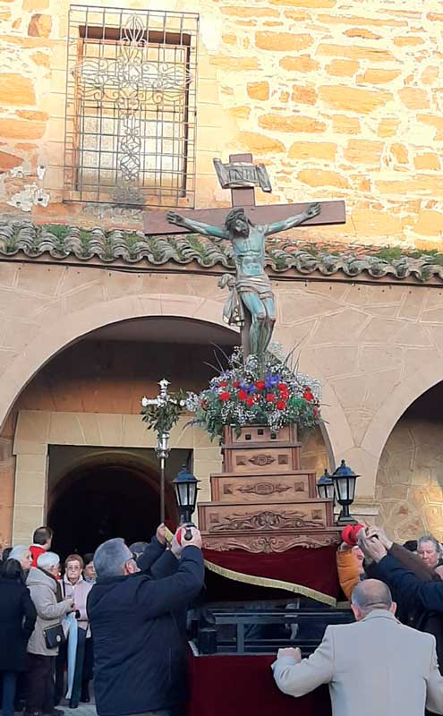 La Tradición se Impone: La Semana Santa de Tábara Brilla a Pesar de las Adversidades Climáticas 9