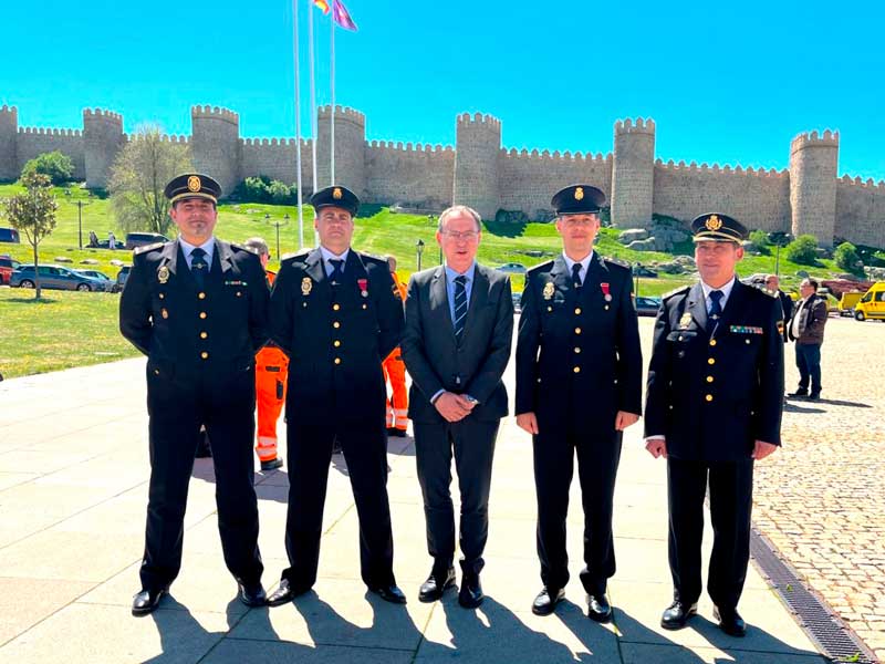 Ángel Blanco aplaude la labor de la Policía Nacional de Zamora, reconocida en las Medallas al Mérito de la Protección Ciudadana 1