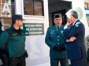 El director general de la Guardia Civil presenta en León las nuevas oficinas móviles de atención al ciudadano