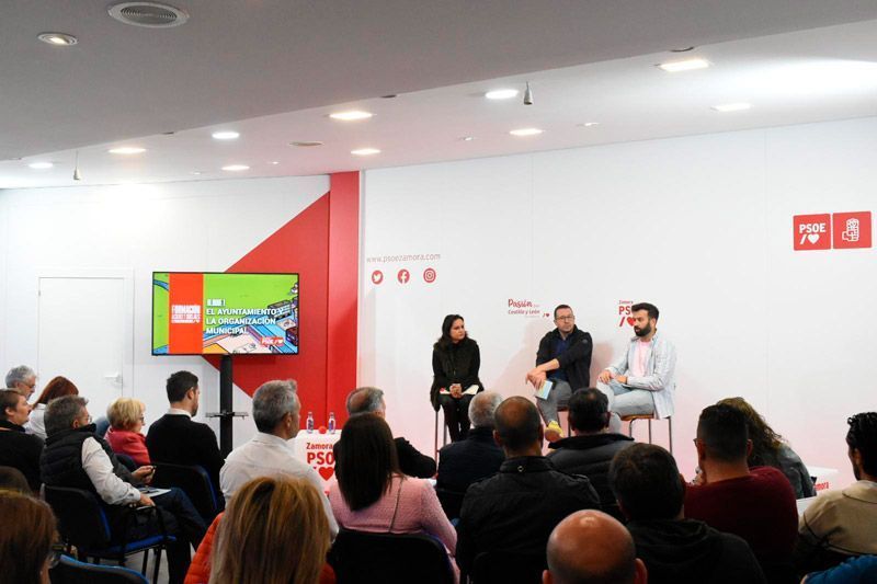 El PSOE de Zamora apuesta por seguir formando a sus alcaldes y concejales para afrontar los nuevos retos de futuro 1