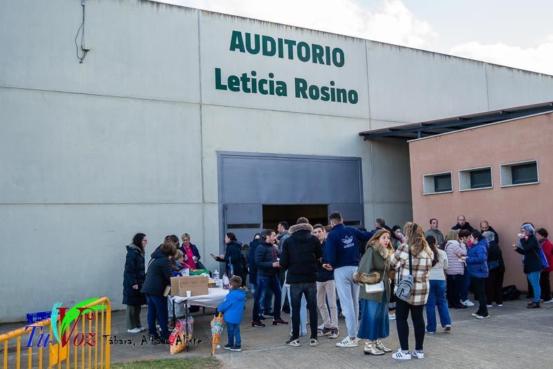Los Quintos de Tábara Reviven una Tradición Centenaria Plantando el Mayo en el Parque de la Cañada 35