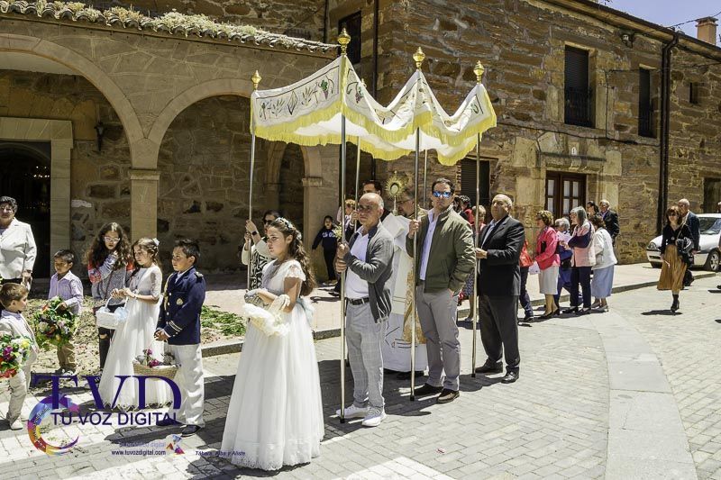 La Fiesta del Corpus en Tábara: Una Celebración Anclada en la Devoción y la Tradición 59