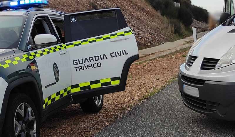 La Guardia Civil investiga a una persona como cooperador necesario en un delito contra la seguridad vial 1