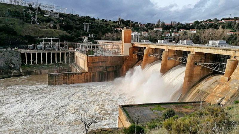 EL DELEGADO TERRITORIAL DE LA JUNTA SE MUESTRA RECEPTIVO A LAS PETICIONES DE LA PLATAFORMA “AQUA NOSTRA” PARA LA NUEVA CONCESIONARIA DE LOS SALTOS DE VILLALCAMPO. 1
