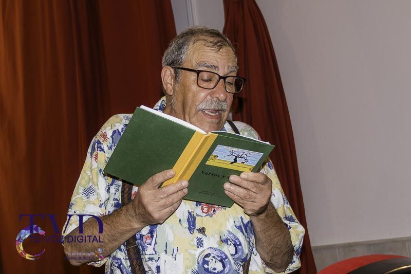 Luis Alfonso Díez Pérez cautiva a Tábara con un íntimo recital poético 3