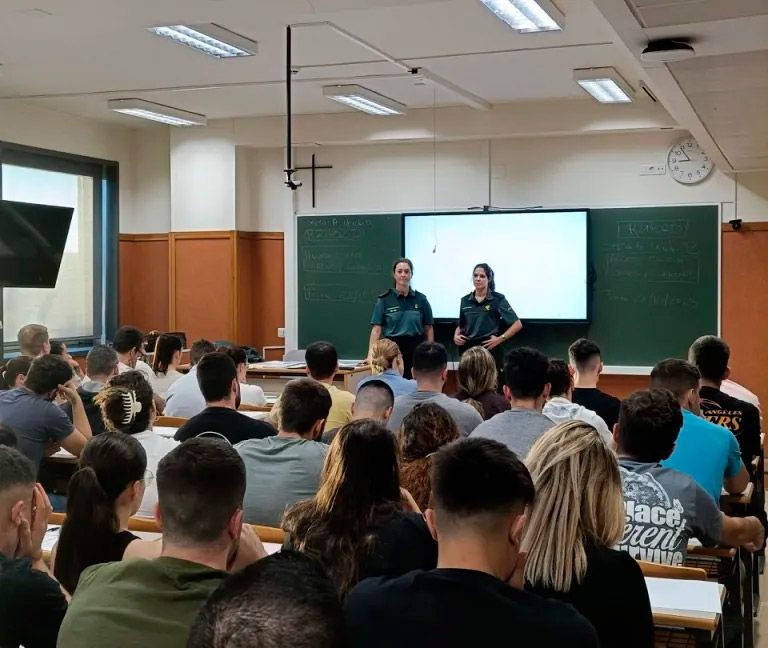 Casi 26.500 personas opositan este fin de semana a una de las 2.721 plazas ofertadas para ingresar a la Guardia Civil 1