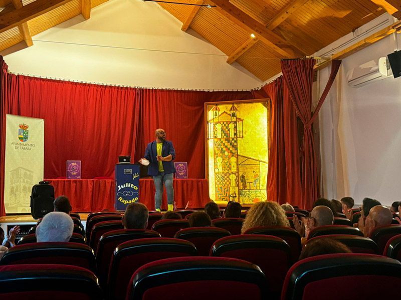Julito Rapado Cautiva con su Magia Cómica en la Semana Cultural de Tábara 3