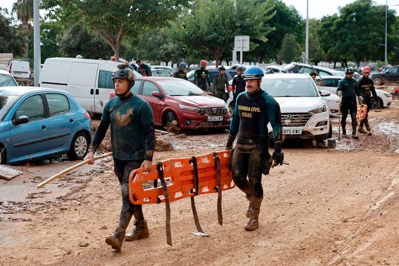 La Guardia civil refuerza los efectivos desplegados en las zonas de Valencia afectadas por la dana 1