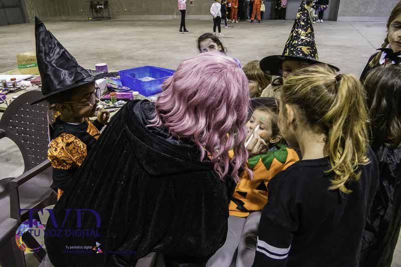 Éxito rotundo en la fiesta de Halloween infantil en Tábara 18