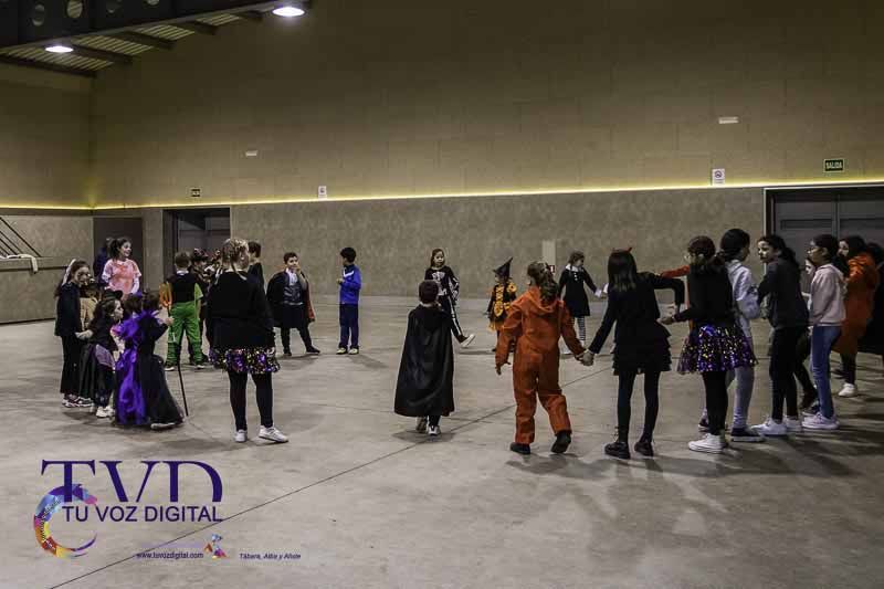Éxito rotundo en la fiesta de Halloween infantil en Tábara 19