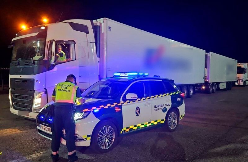 El 43,58% de los conductores profesionales en Castilla y León denunciados lo fueron por no respetar los tiempos de conducción y descanso 1