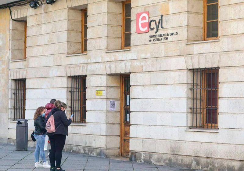 El paro baja en febrero y alcanza la cifra más baja en 17 años 1